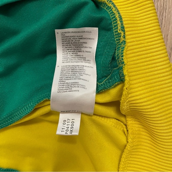 Adidas Woman’s Brazil Soccer 1974 World Cup Full Zip Track Top - Small - 2010 - Picture 8 of 13